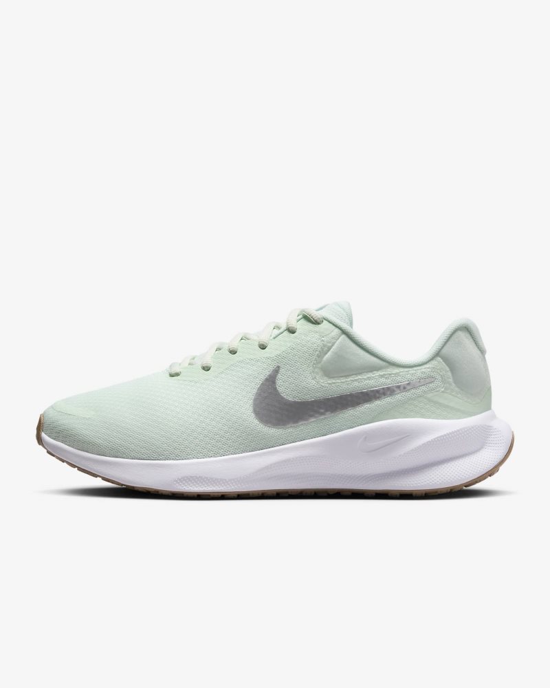 Nike Revolution 7 Barely Green/Weiß/Platinum Tint/Metallic Silver