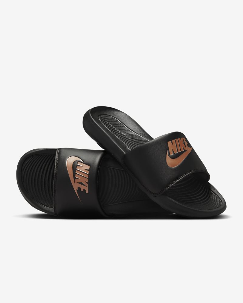 Nike Victori One Schwarz/Schwarz/Metallic Red Bronze