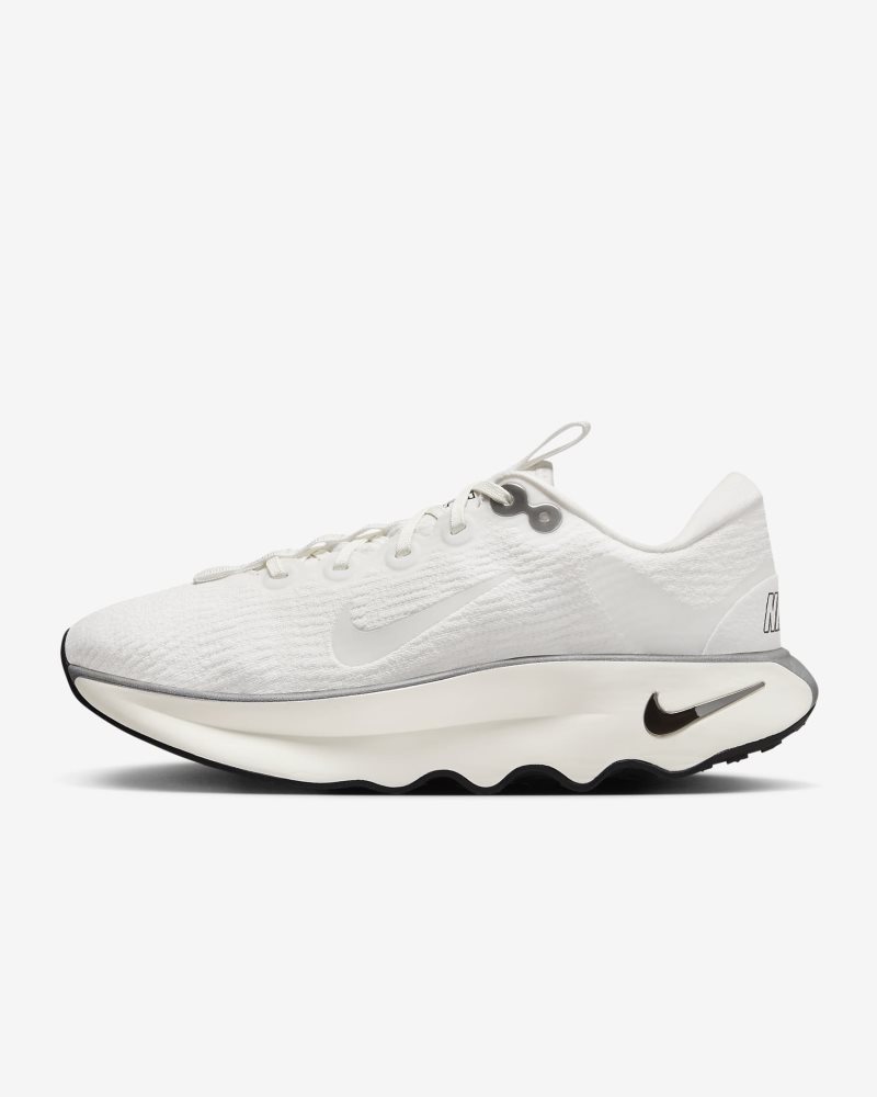 Nike Motiva Summit White/Segel/Schwarz/Summit White