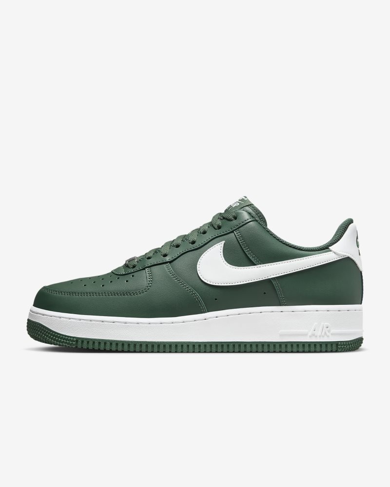 Nike Air Force 1 07Tanne/Weiß