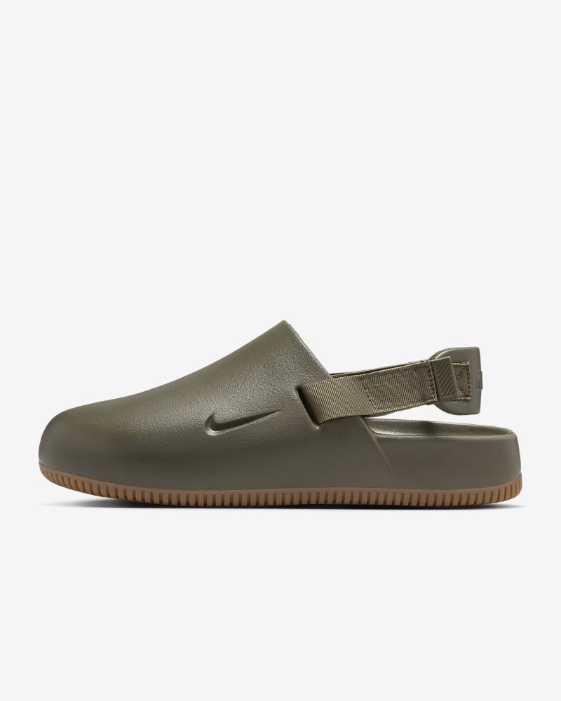 Nike Calm Mitteloliv/Gummi Mittelbraun/Mitteloliv